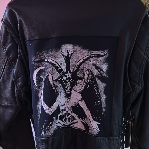 Edgy Black Leather Jacket with Graphic - Picture 1 of 2